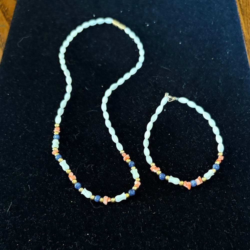 Mother of Pearl Necklace and Bracelet Set